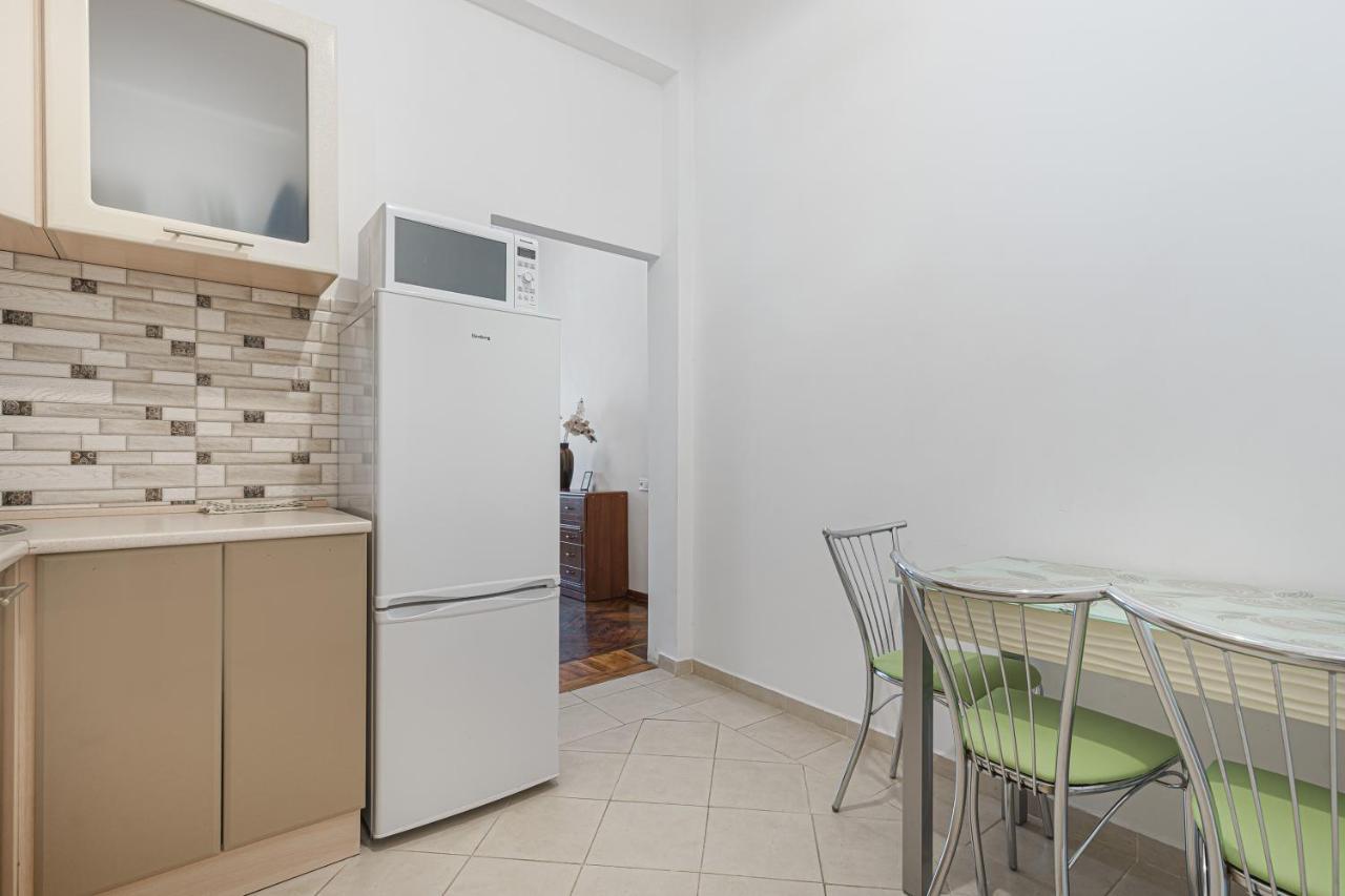 Nice Apartment In The City Center Odesa Exterior foto