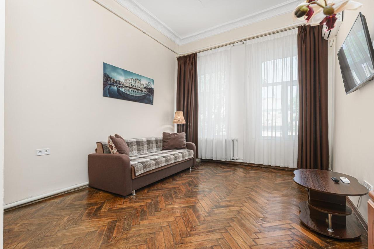 Nice Apartment In The City Center Odesa Exterior foto