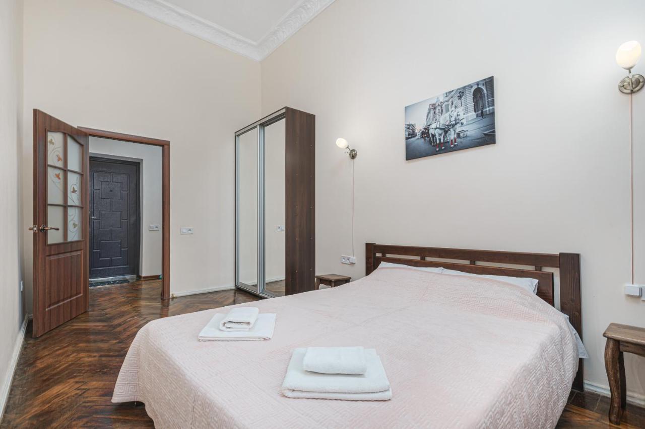 Nice Apartment In The City Center Odesa Exterior foto